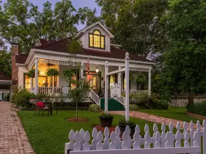 White Oak Manor Bed and Breakfast