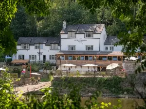 Ye Old Ferrie Inn