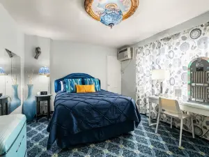 The New Star Motel - 1950s Extended-Stay Lodging and Retreat Center