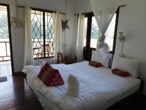 Nam Ou River Lodge