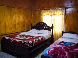 Lucas Authentic Lodge