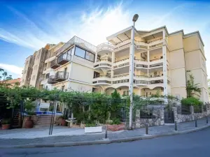 Saki Apartments