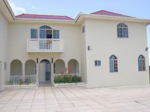 Retreat Guesthouse Luxury Suites