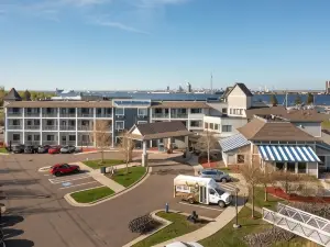 Park Point Marina Inn