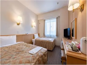 HOTEL AZ 大分幸崎店