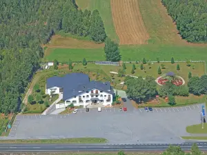 奧卡塔爾瓦爾餐廳青年旅舍