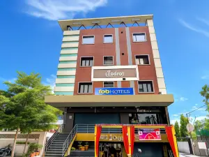 FabHotel Rudra Inn & Cafe I飯店和咖啡廳