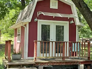 Lakefront Cabin near Canton, Ben Wheeler  and Edom
