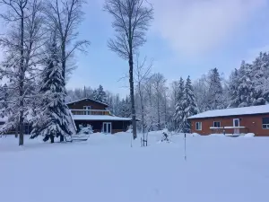 Madawaska Lodge-Cottage