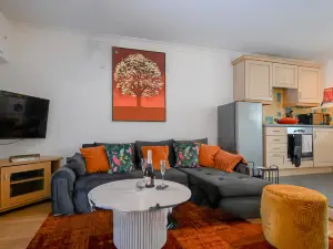 Charming 2-Bed Retreat Near Stansted Airport