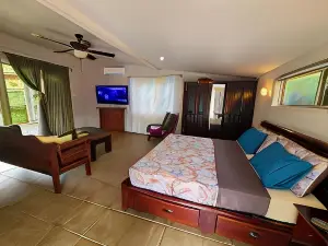 Guest House with Shared Pool Access