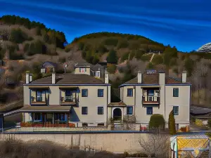 Arkefthos Mountain Hotel