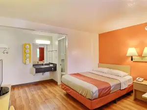 Travelodge by Wyndham Brattleboro VT