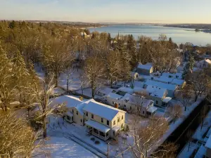 34 State "Historic Luxury Suites" Skaneateles