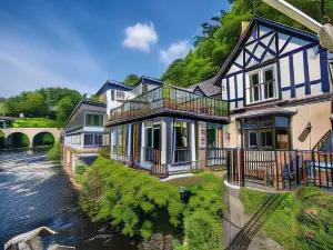 The Chainbridge Hotel