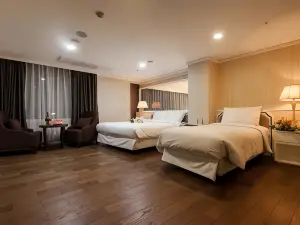 Hotel Pharos