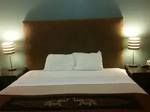 The Gold Lodge
