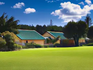 Poinciana Cottages