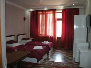 Hotel Noy