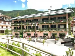 Hotel Zeni