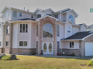 Eagle Close Executive B&B
