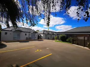 Airport Birches Motel