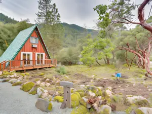 Secluded Salyer Gem w/ Deck + Trinity River Access