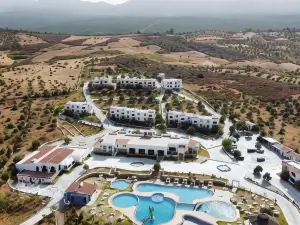 Resort Hotel El Cortijo & Spa