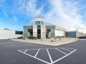 Suburban Studios, Kearney