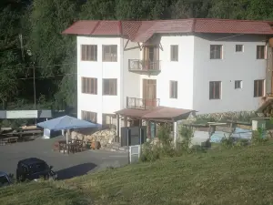 Gosh Hotel