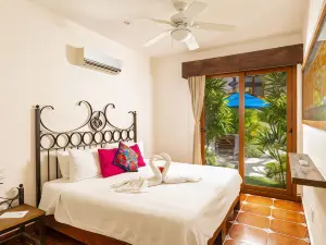 Casa Lotería -Pueblito Sayulita- Colorful, Family and Relax Experience with Private Parking and Pool