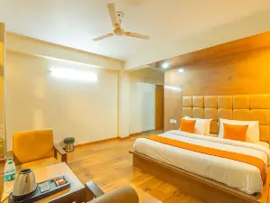 Hotel Rising Star with Garden with Private Parking Near to Mall Road