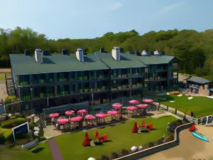 Quarterdeck Resort