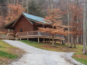 Pine Creek Cabins & Camping Resort