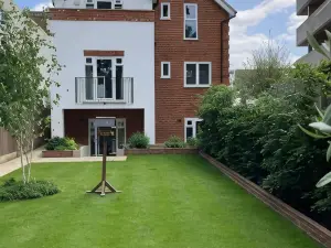 Hybrid Resi - New Malden Near Richmond - Wimbledon