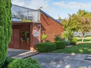 Roydons Motor Inn