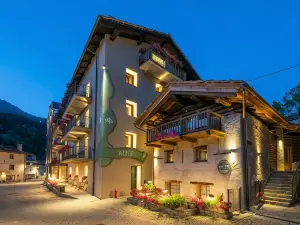 Hotel du Grand Paradis - 1899 Auberge Boutique
