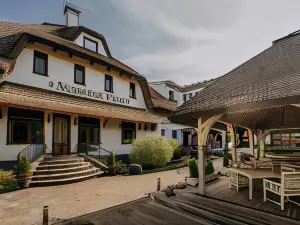 Hotel Slamený Dom