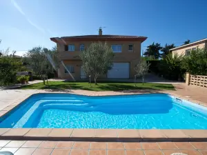 Catalunya Casas Tranquil Costa Brava Retreat with Private Suite!