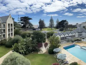 Portsea Village Resort