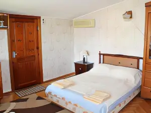 Hotel Queen