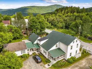 10 Min to Mountains Long Trail Suite