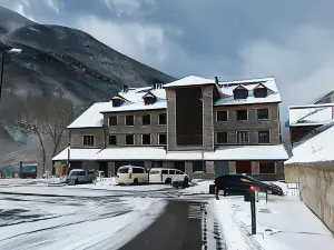Complejo Turístico Bielsa Hotel y Camping