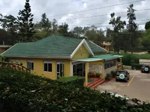 Little Woods Inn