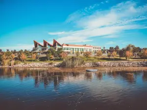 Kronos Hotel