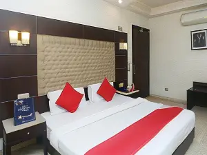 OYO Royal King Hotel