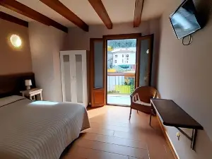 Hostal-Cicloturismo Lopenea