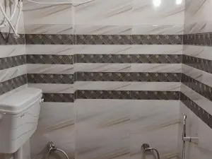 Geeta Teerth Guest House AC and Non AC Rooms