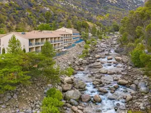 Yosemite View Lodge