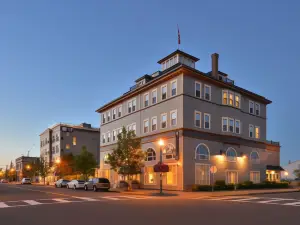 Majestic Inn and Spa